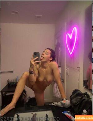 Lexiepeterss photo #0058