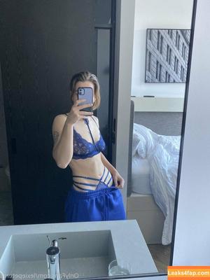 Lexiepeterss photo #0065