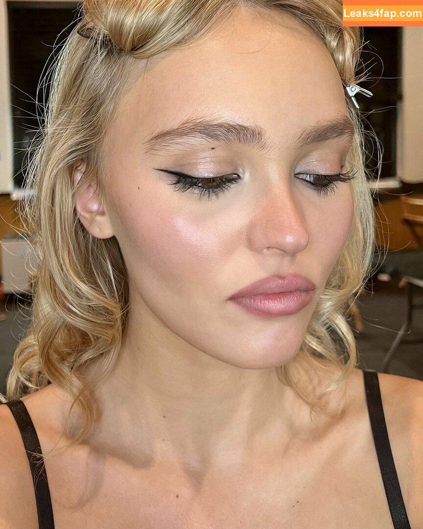Lily-Rose Depp / Lily Rose Depp / lilyrose_depp / lilyrosemeldepp leaked photo photo #0005