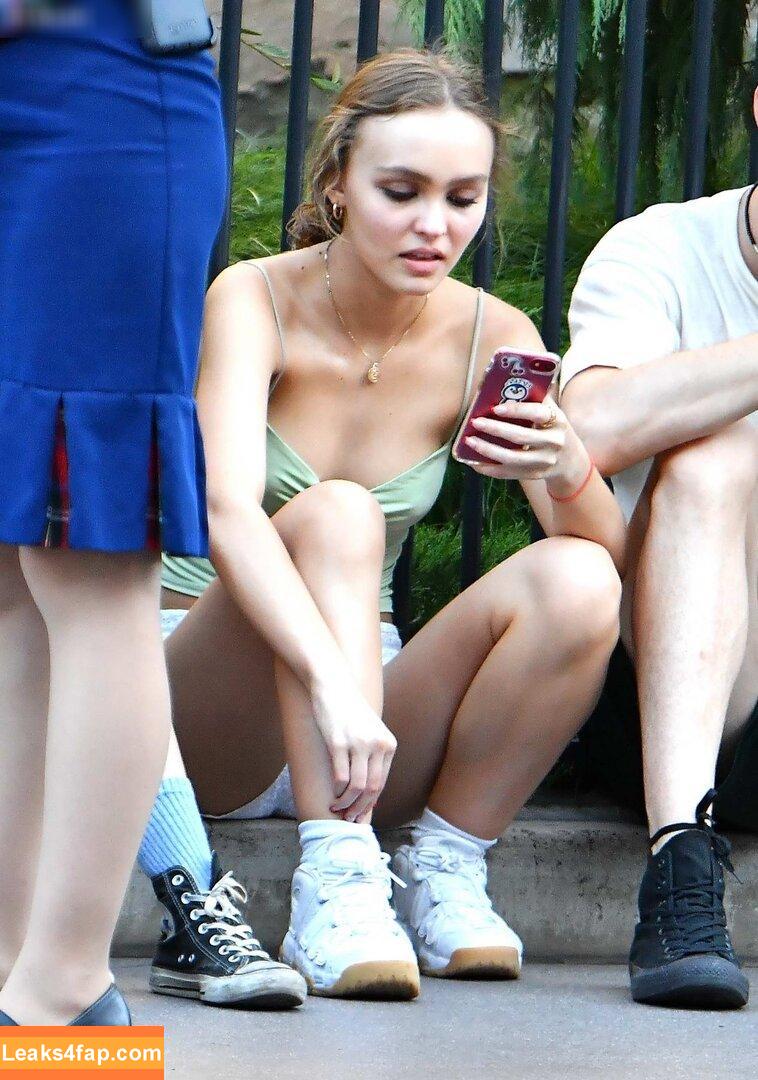 Lily-Rose Depp / lilyrose_depp / lilyrosemeldepp leaked photo photo #0073