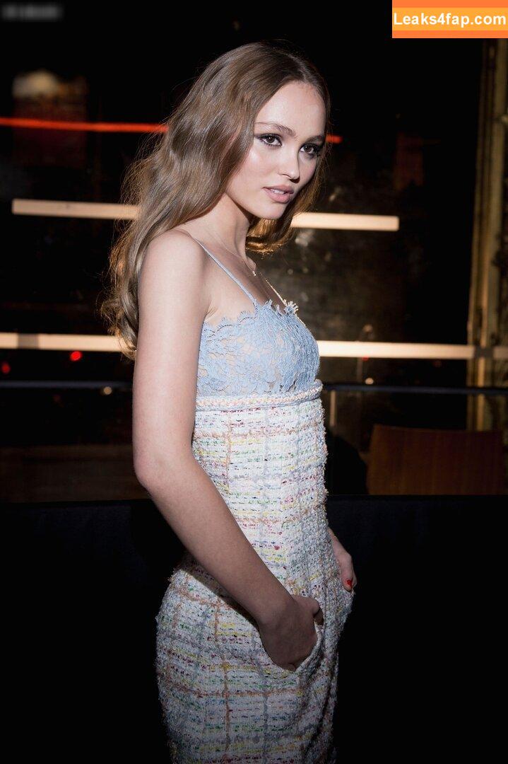 Lily-Rose Depp / Lily Rose Depp / lilyrose_depp / lilyrosemeldepp leaked photo photo #0216