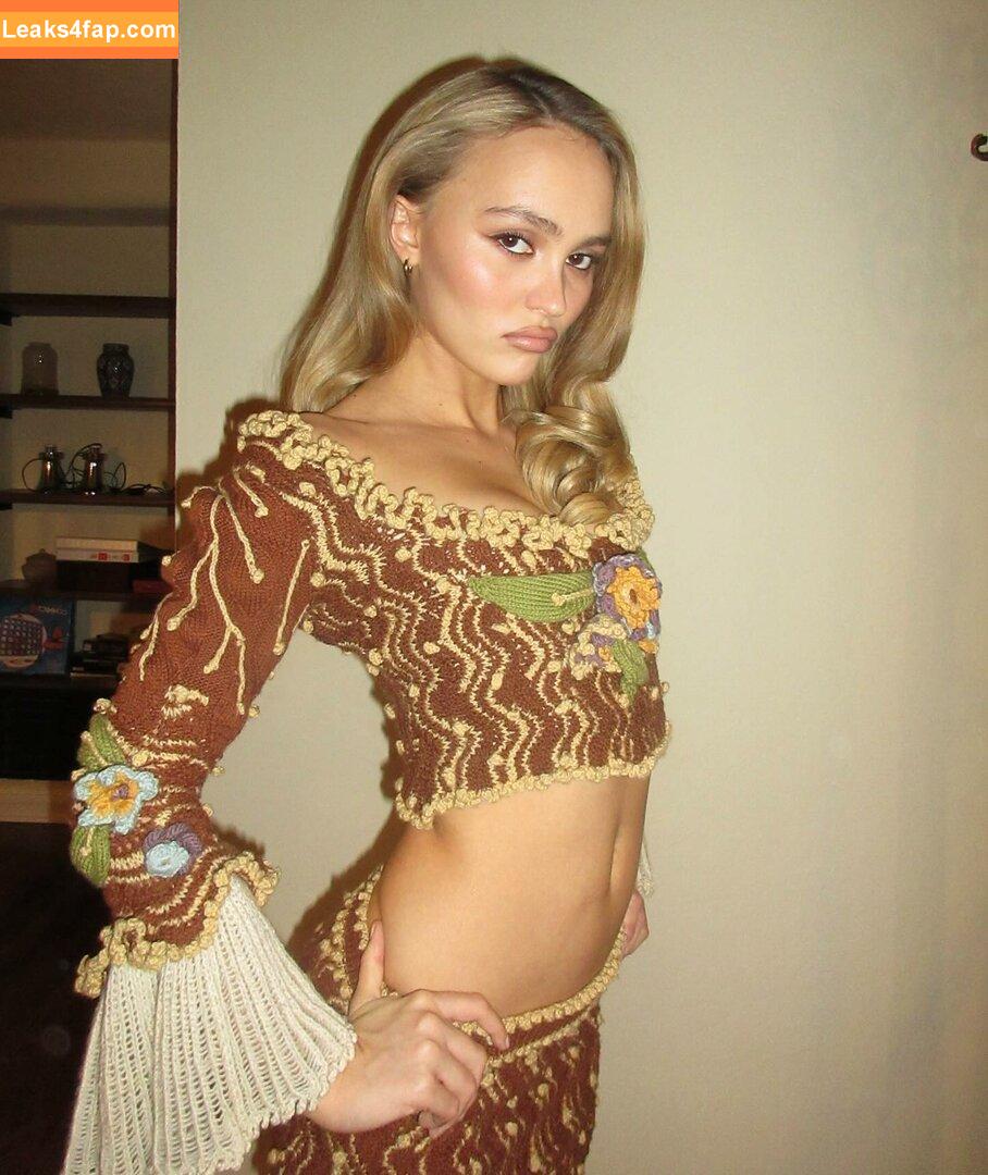 Lily-Rose Depp / Lily Rose Depp / lilyrose_depp / lilyrosemeldepp leaked photo photo #0353