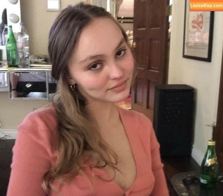 Lily-Rose Depp / Lily Rose Depp / lilyrose_depp / lilyrosemeldepp leaked photo photo #0375