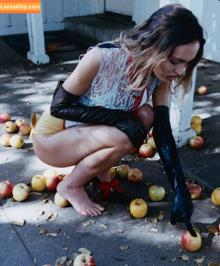 Lily-Rose Depp / Lily Rose Depp / lilyrose_depp / lilyrosemeldepp leaked photo photo #0413
