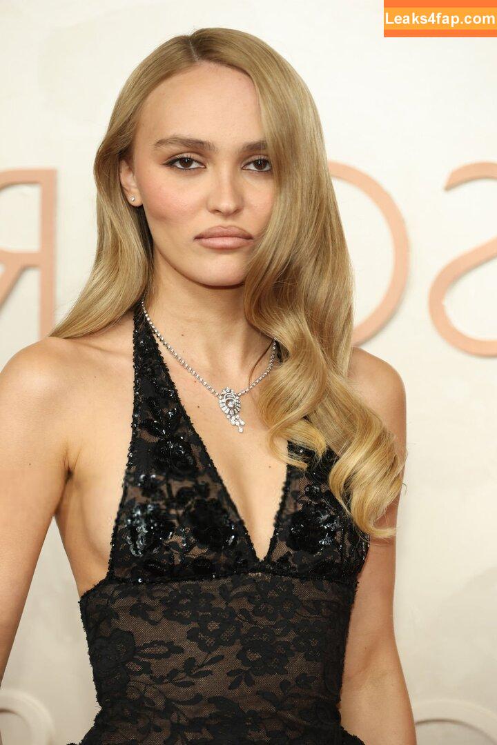 Lily-Rose Depp / Lily Rose Depp / lilyrose_depp / lilyrosemeldepp слитое фото фото #0421