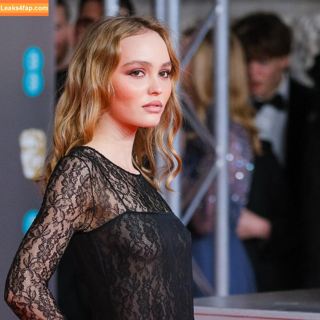 Lily-Rose Depp / Lily Rose Depp / lilyrose_depp / lilyrosemeldepp слитое фото фото #0436