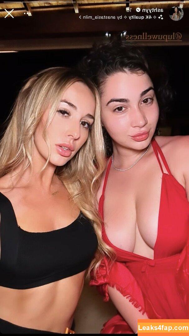 Liz / Lupuwellness leaked photo photo #0033