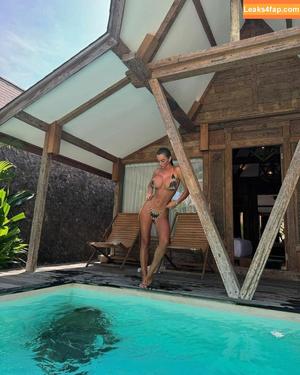 Maddy Cheary photo #0035