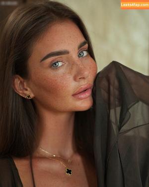 Maddy Cheary photo #0814