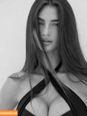 Maddy Cheary photo #0959