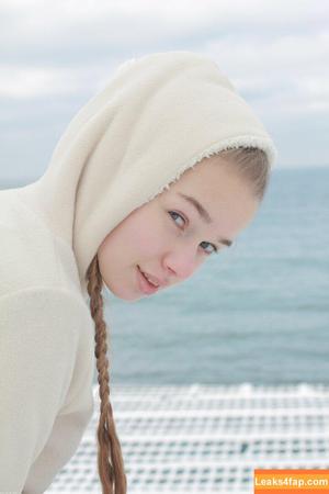 Milena D photo #0233