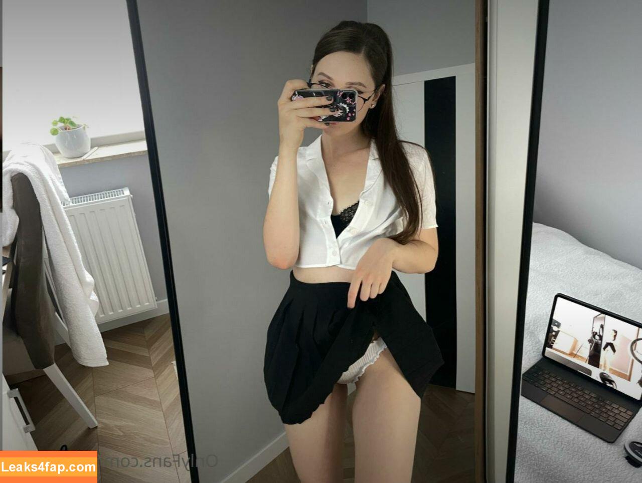 Nyakich / nyakichfeet leaked photo photo #0055