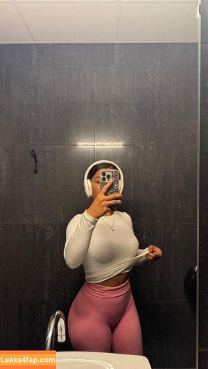 Okyyoliviaa photo #0123