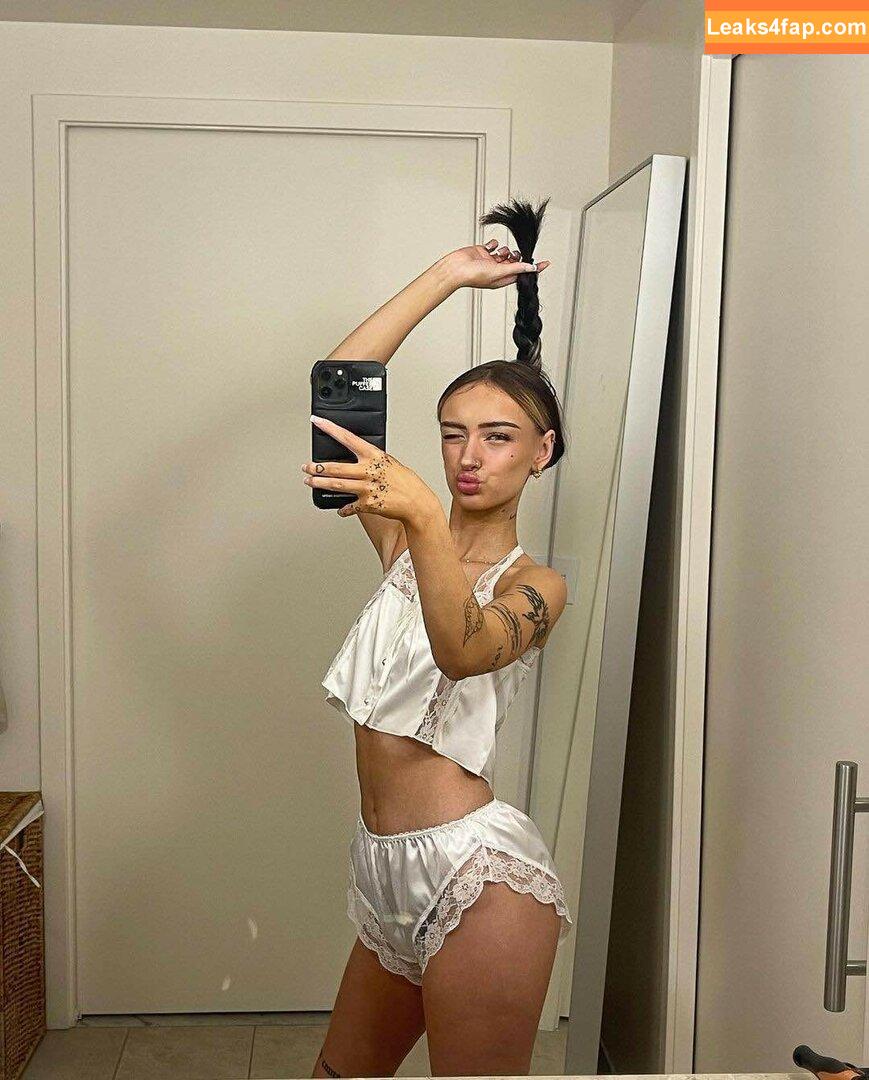 rhegancoursey / rhegan777 leaked photo photo #0003