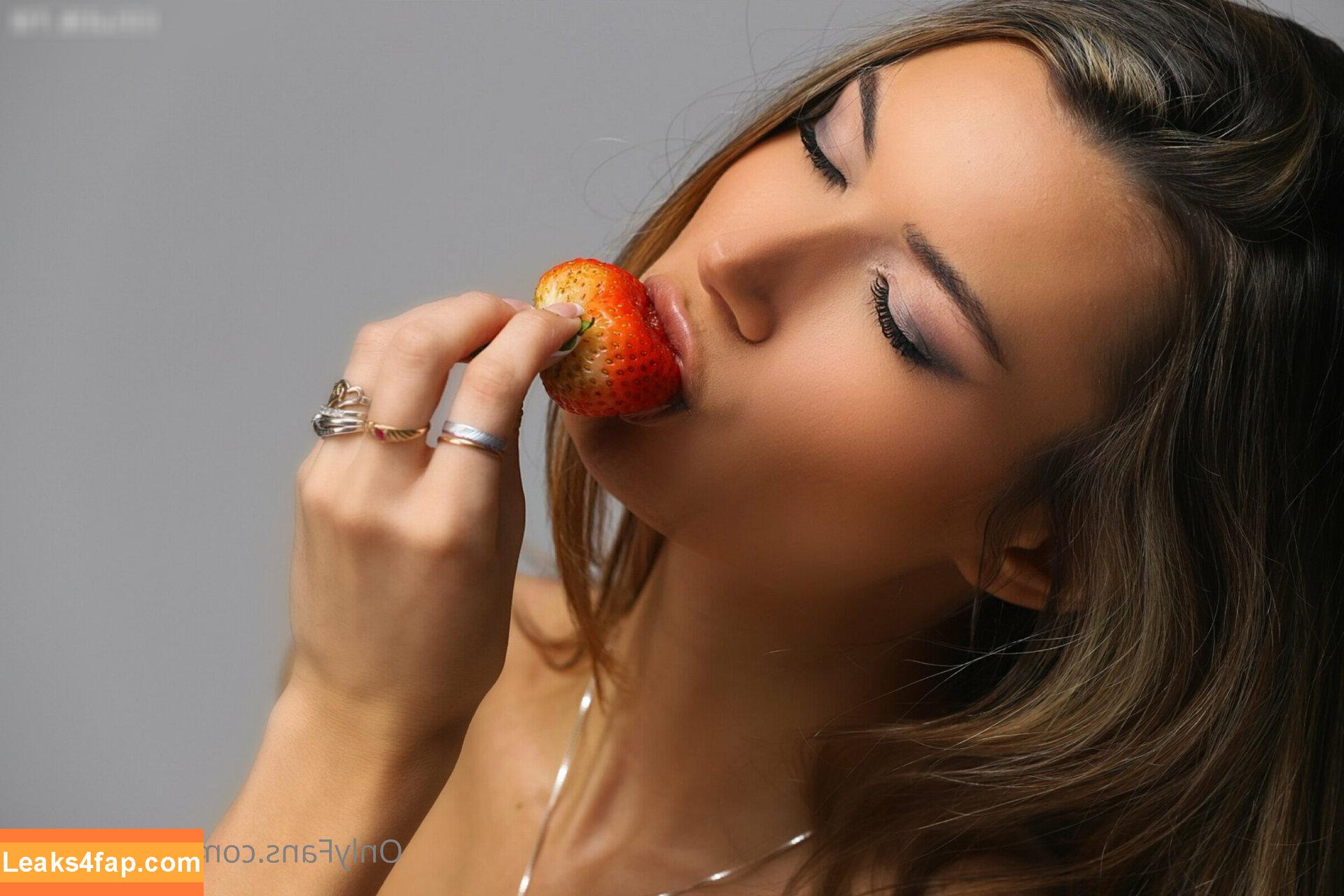 Sabrina Vaz / onlysabrina / sabrinavaz / sabrinavaz123 leaked photo photo #0018
