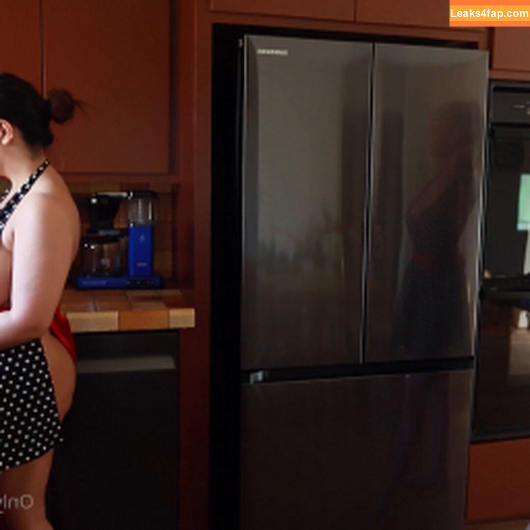 Sarah Arabic / SarahArabic / arabicslavegirl / sarah.arabic leaked photo photo #0001