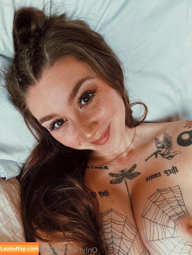 sarah.mariee / thesarahmariee leaked photo photo #0014