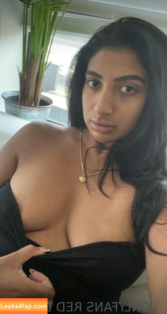 Savpillai / reddotbitch leaked photo photo #0001