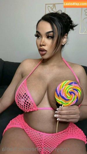 Sheismichaela photo #0148