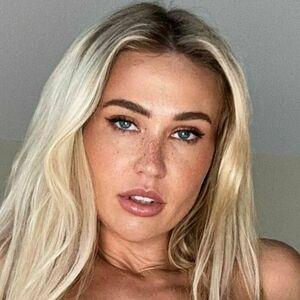 Sophie Reade photo #0002