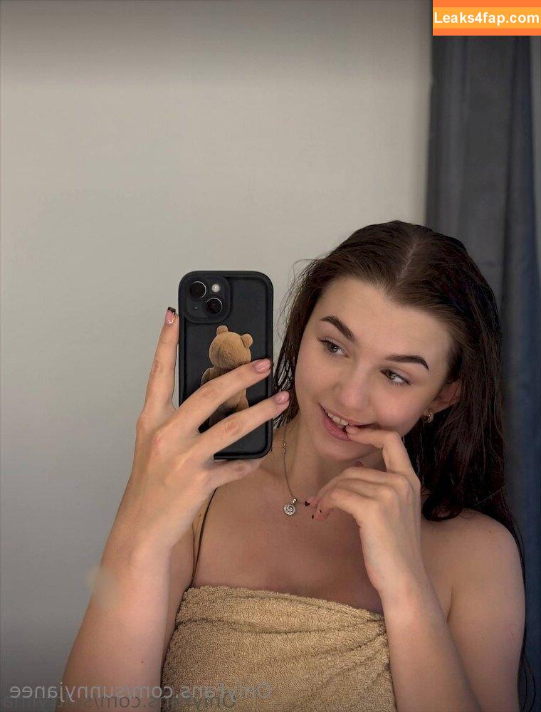 sunnyjanee / sunnyjane_ leaked photo photo #0046