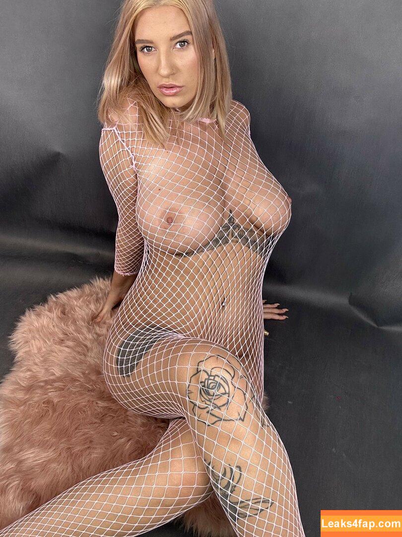 sunsphynx / _petra_cizkova leaked photo photo #0033