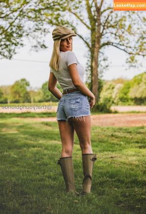 ThatYoungBlonde photo #0017