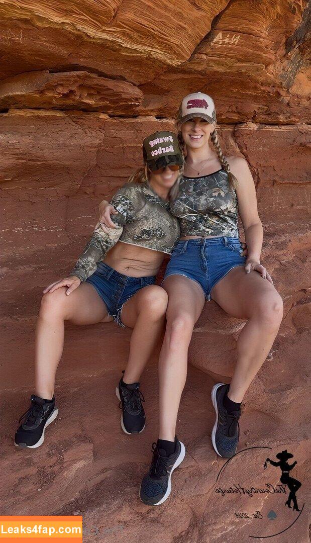 the_country_hotwife /  leaked photo photo #0001