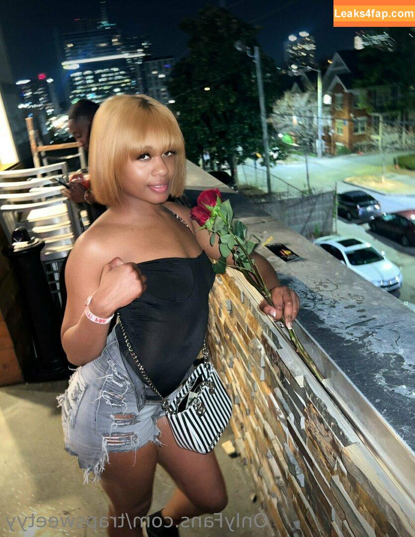 trapsweetyy / trappsweetyy leaked photo photo #0007