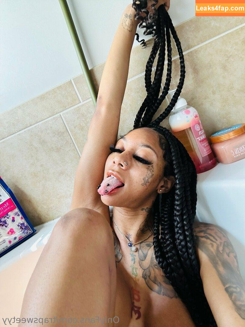 trapsweetyy / trappsweetyy leaked photo photo #0055