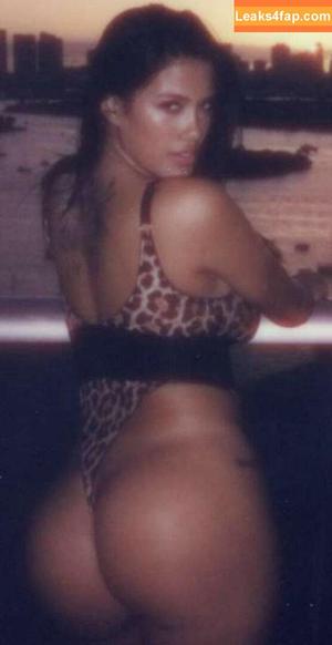 Valentina Rueda photo #0037