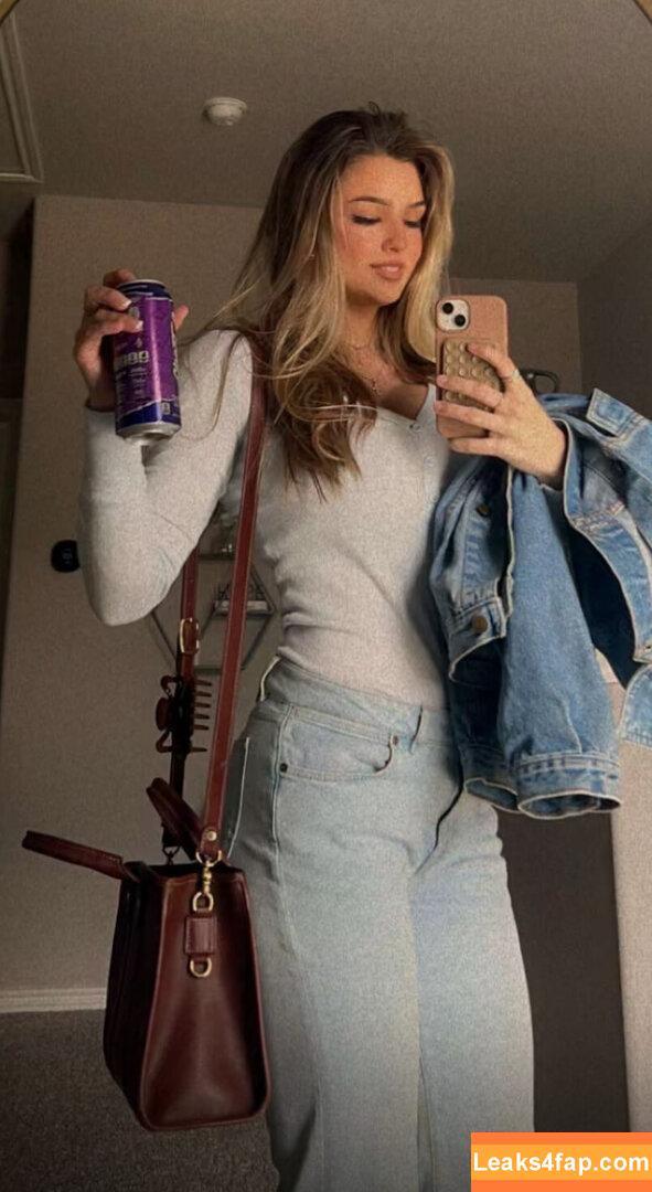 Whitney Robbins / whitney.l.robbins leaked photo photo #0006