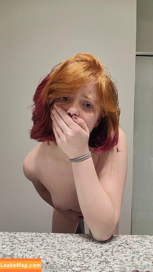 Willow.Trie / user leaked photo photo #0018