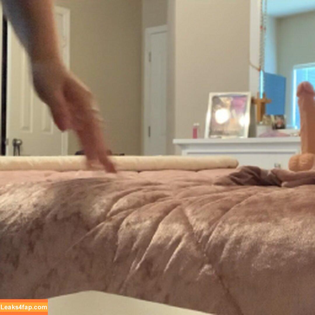 xoxolivia / oliviaaceline / oliviaceline_ leaked photo photo #0001