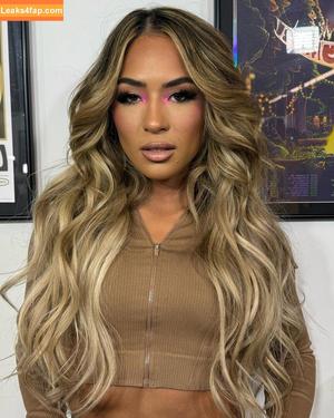 Valerie Loureda photo #0006