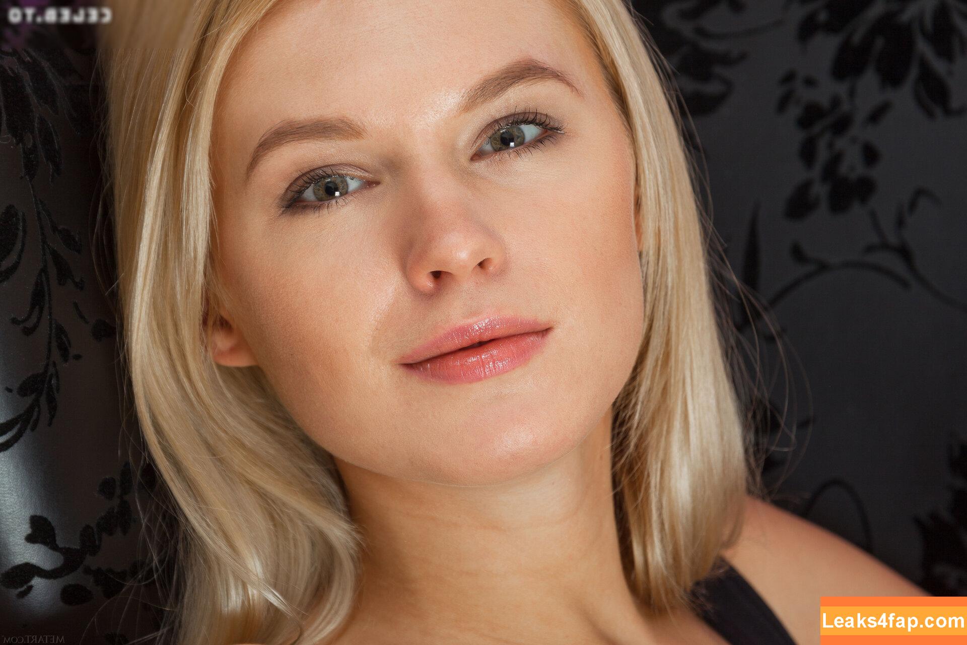 303 /  слитое фото фото #2150