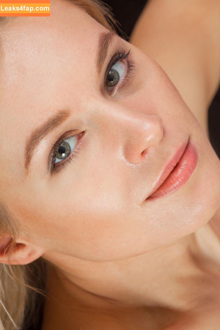 303 /  слитое фото фото #2166