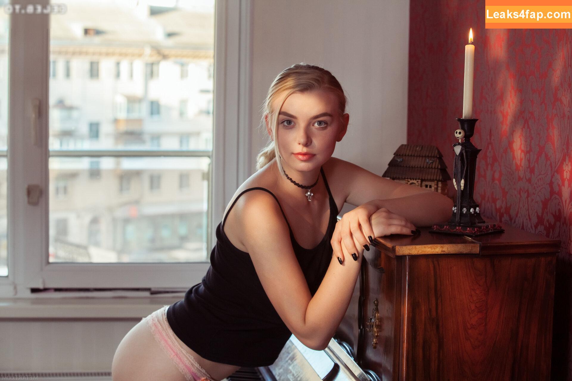 303 /  слитое фото фото #2351