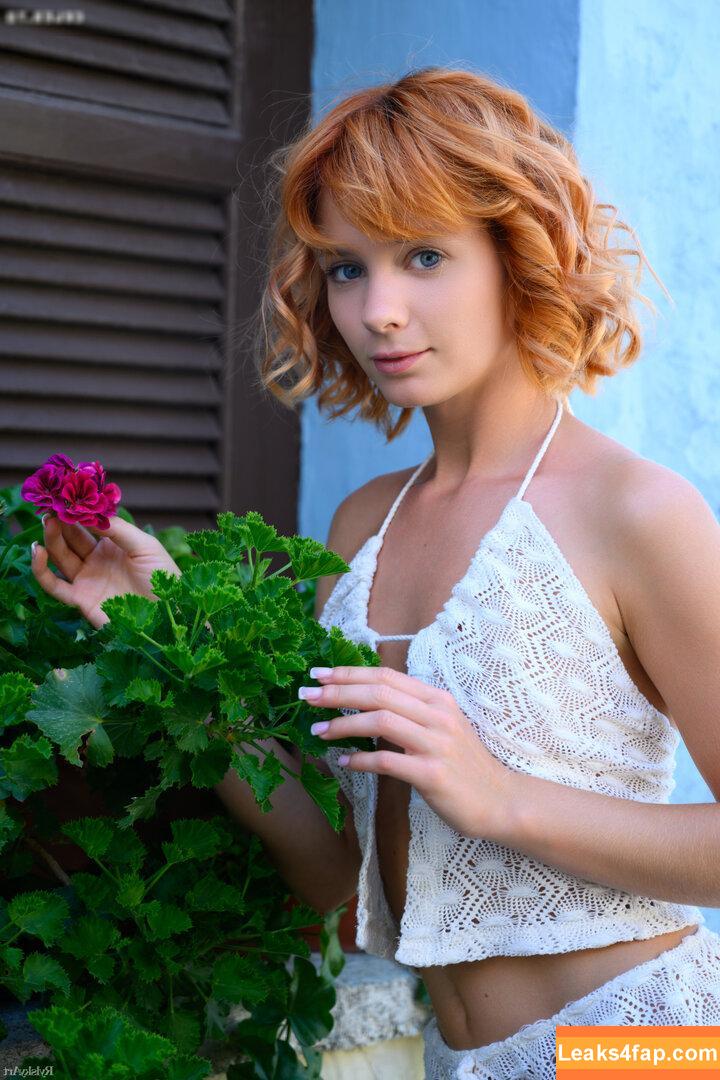 303 /  слитое фото фото #2805