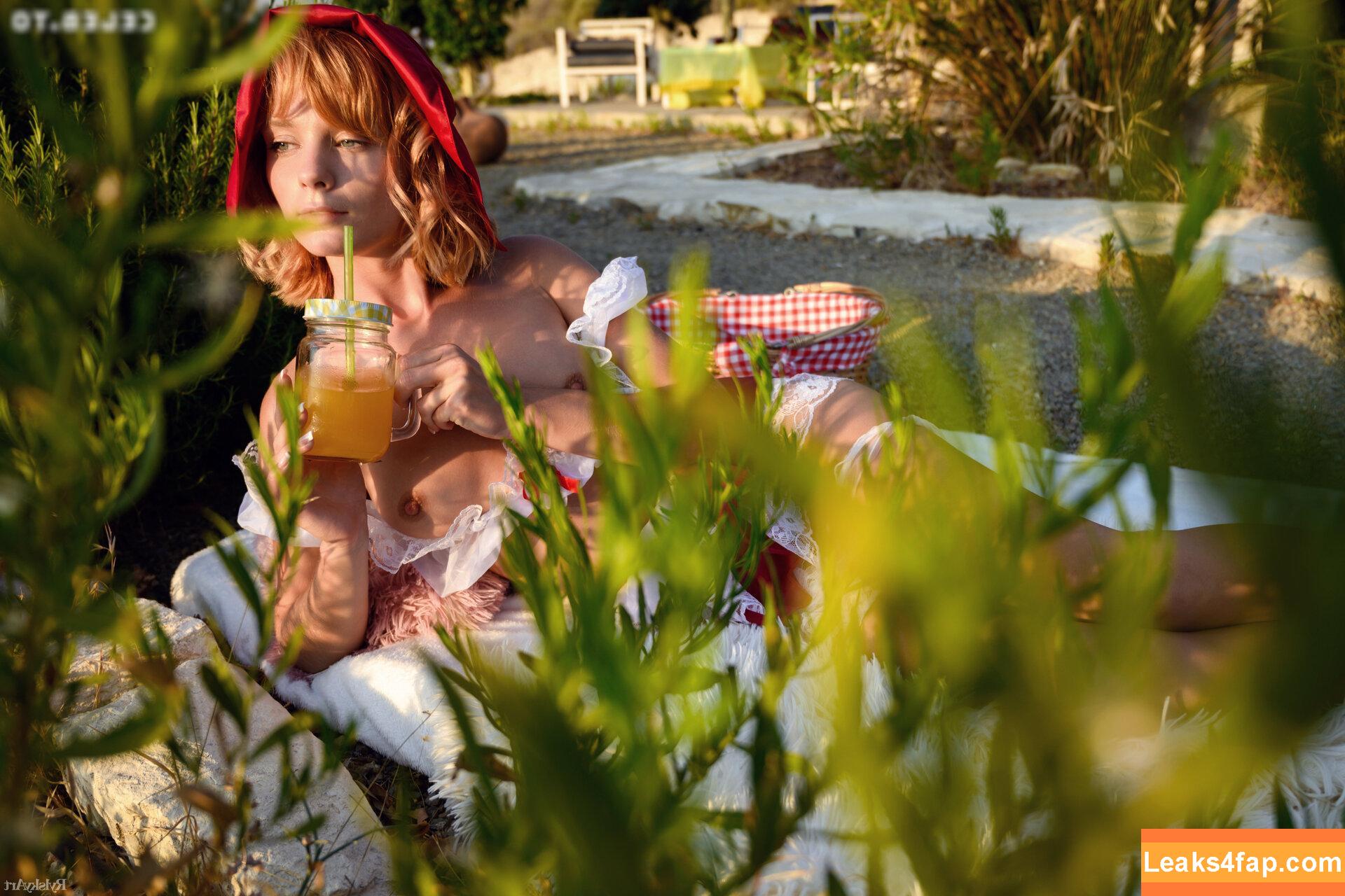 303 /  слитое фото фото #3147