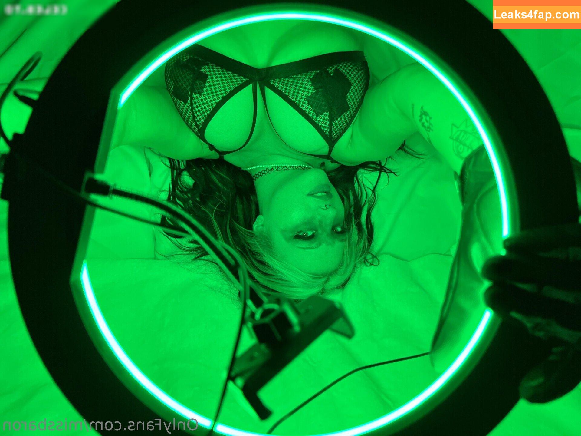 303 /  leaked photo photo #3520