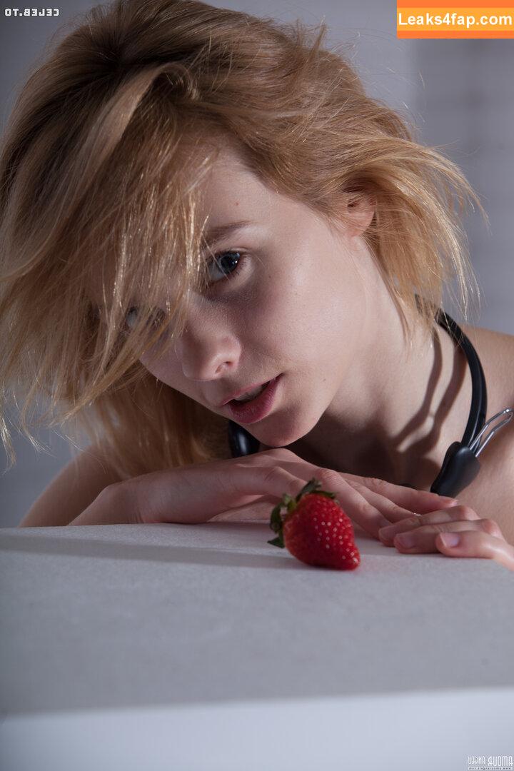 303 /  leaked photo photo #3673