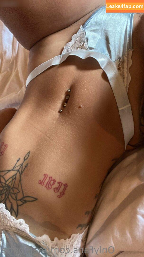 303 /  leaked photo photo #3698