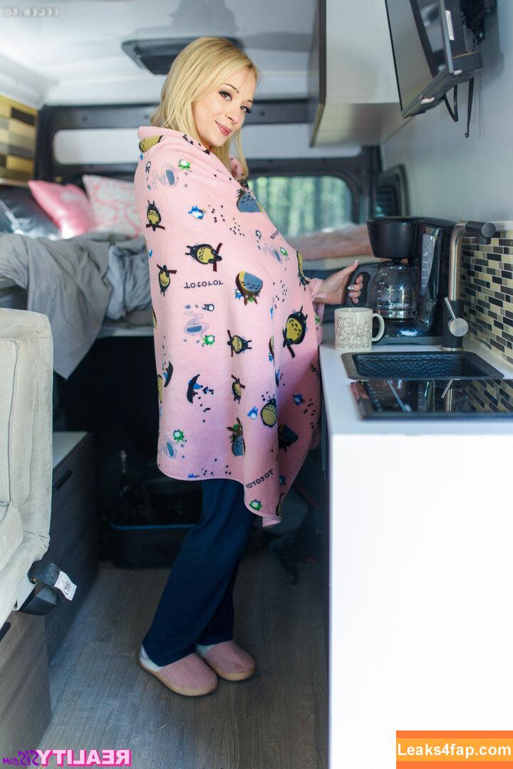 303 /  leaked photo photo #4320