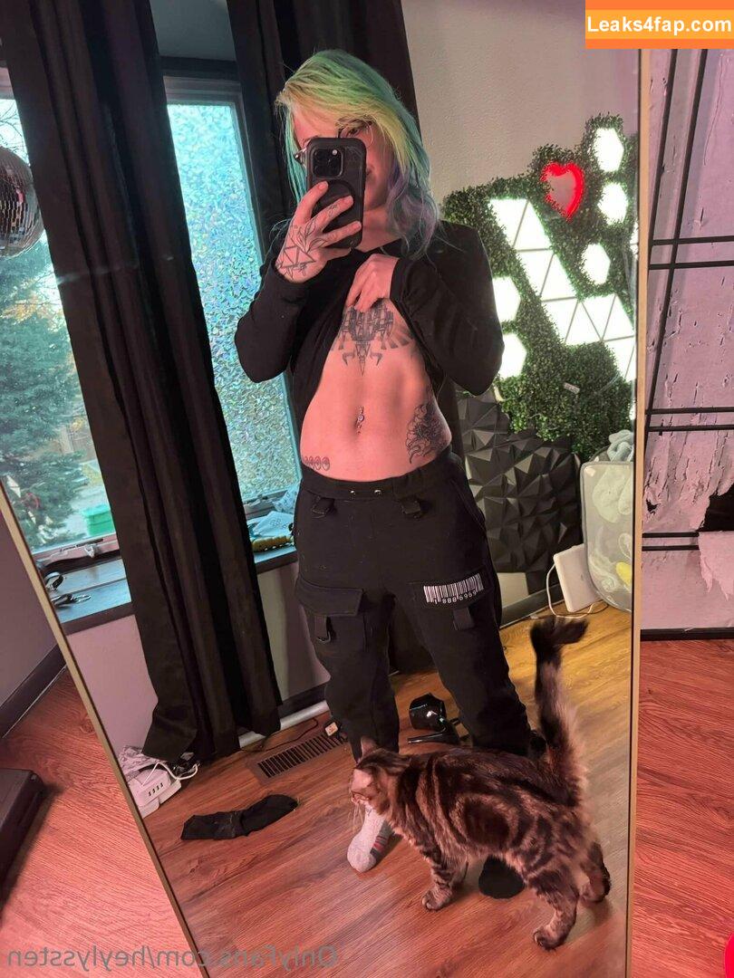 HeyLyssten leaked photo photo #0011