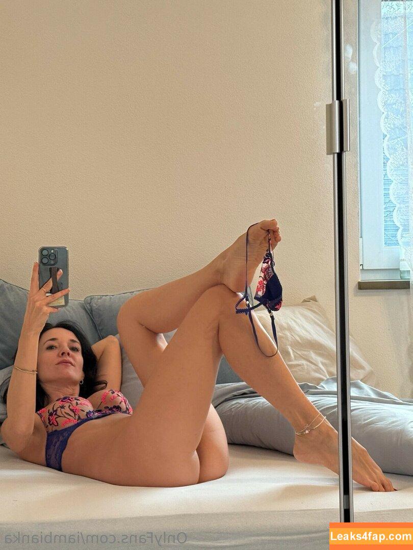 ItsBianka leaked photo photo #0002