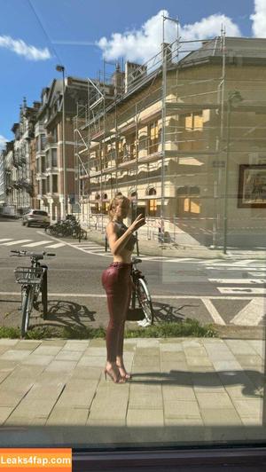 Vera Dijkmans photo #0052