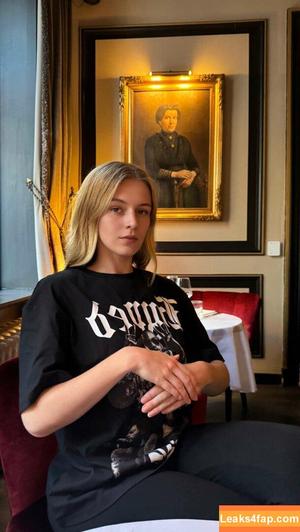 Vera Dijkmans photo #0054