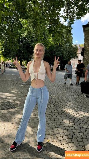 Vera Dijkmans photo #0248