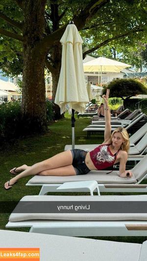 Vera Dijkmans photo #0388